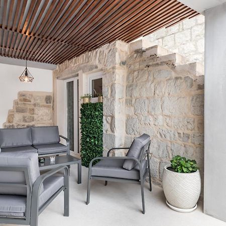 Heritage Apartman Geza In Centar With Private Parking Kaštela المظهر الخارجي الصورة