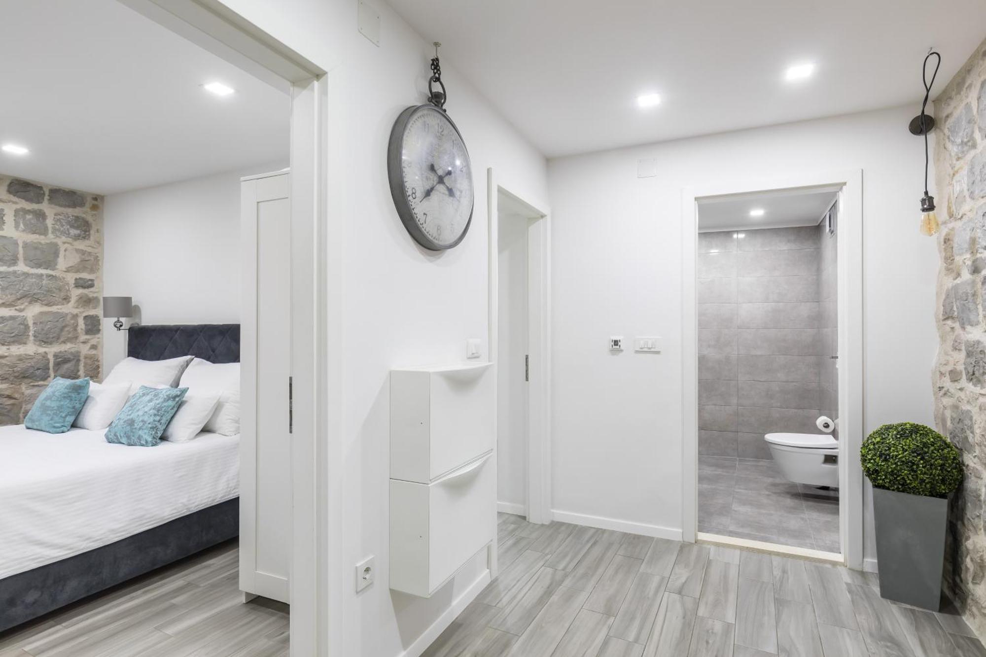 Heritage Apartman Geza In Centar With Private Parking Kaštela المظهر الخارجي الصورة