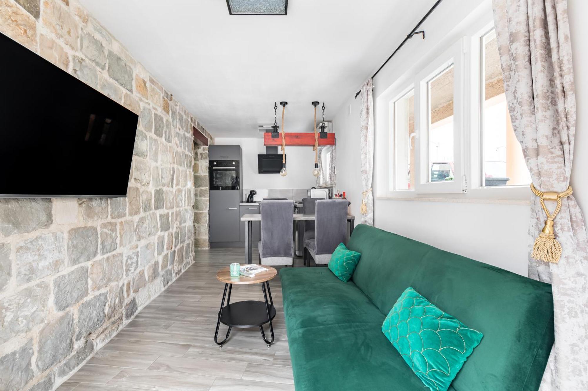 Heritage Apartman Geza In Centar With Private Parking Kaštela المظهر الخارجي الصورة
