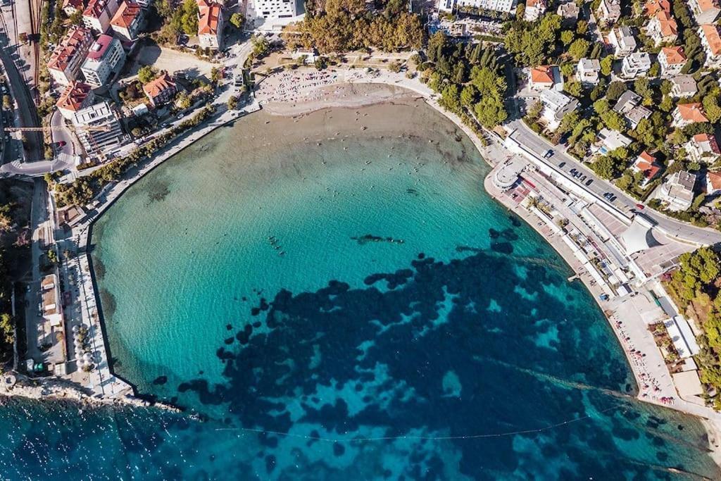 Heritage Apartman Geza In Centar With Private Parking Kaštela المظهر الخارجي الصورة