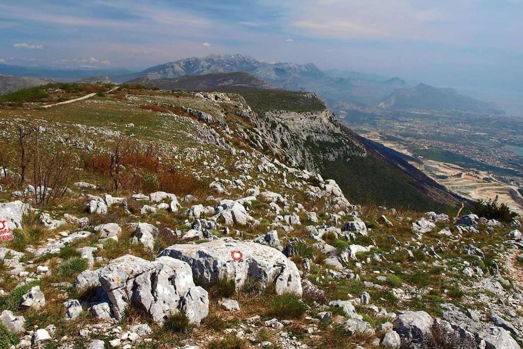 Heritage Apartman Geza In Centar With Private Parking Kaštela المظهر الخارجي الصورة